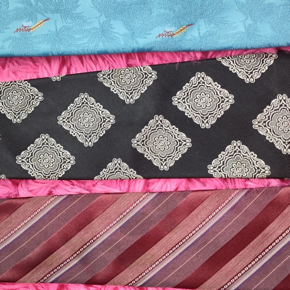 Neck Tie 5 pcs Assorted Brand and Colors - Picture 2 of 5